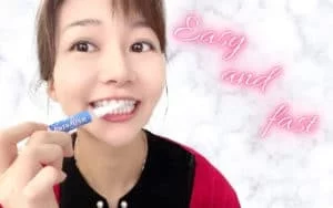 ホワイトニングペンを使用する様子